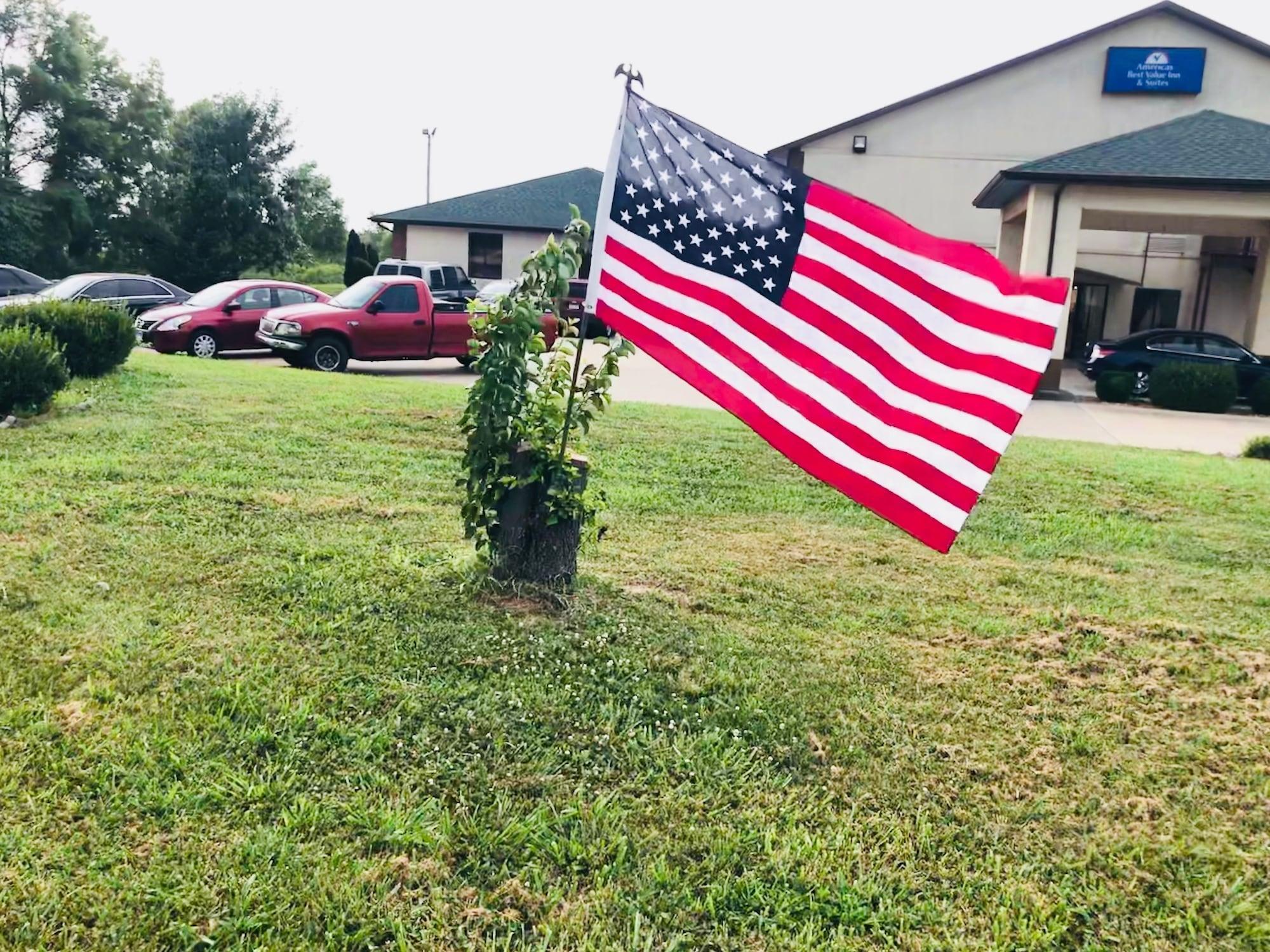 アメリカズ ベスト バリュー イン&スイーツ ピンクニービル Pinckneyville エクステリア 写真
