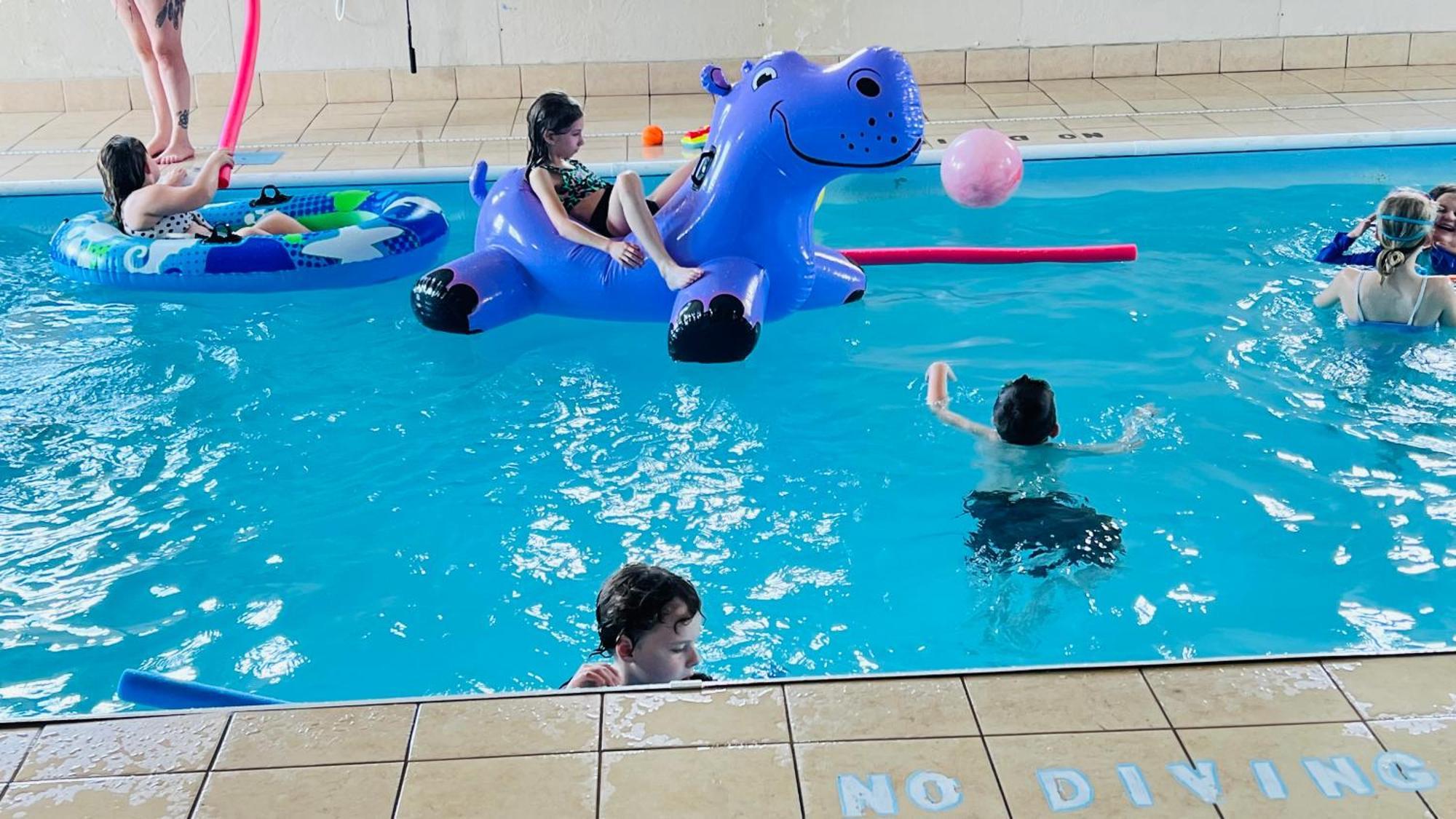 アメリカズ ベスト バリュー イン&スイーツ ピンクニービル Pinckneyville エクステリア 写真